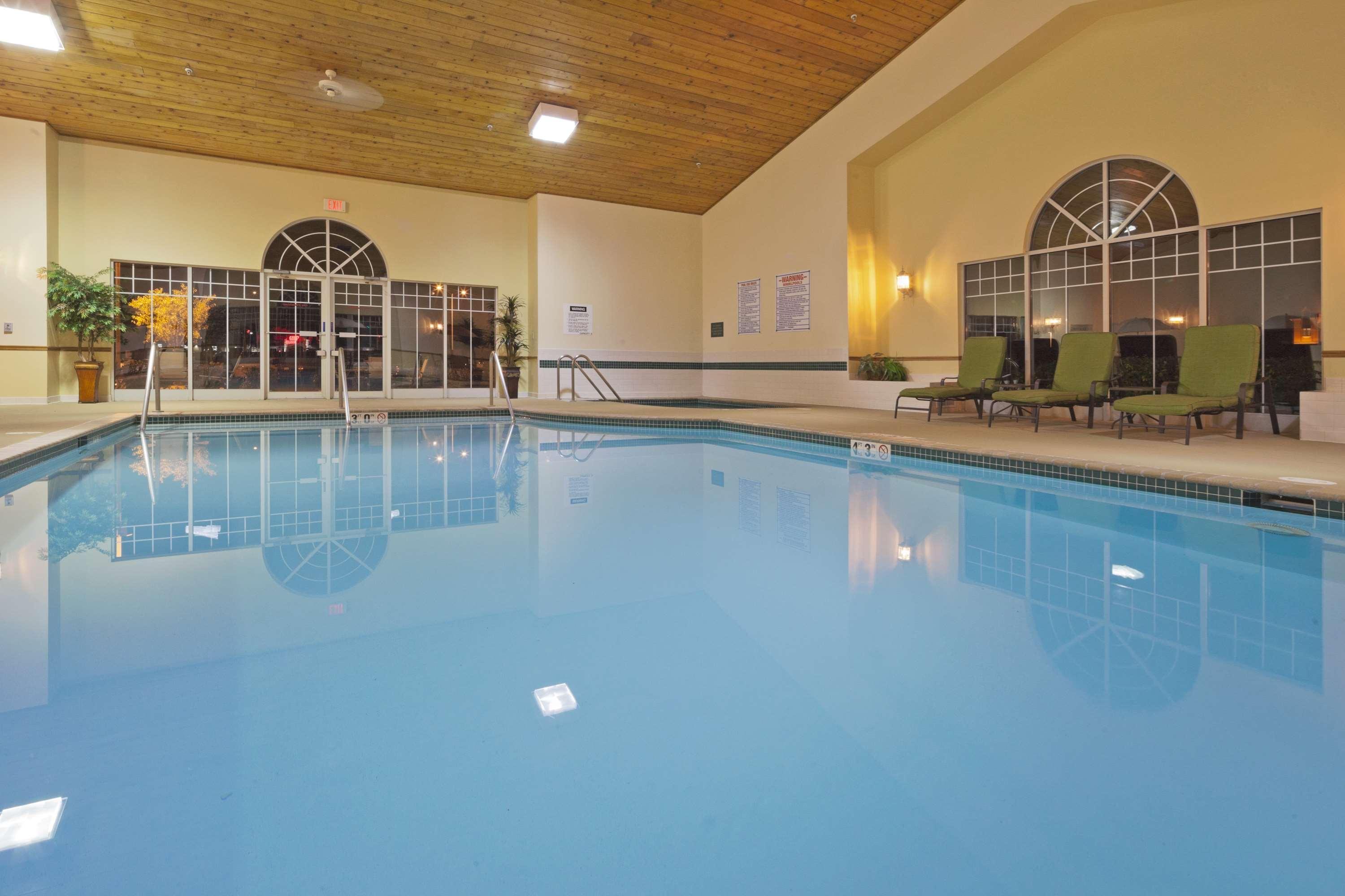 Country Inn & Suites By Radisson, Germantown, Wi Esterno foto