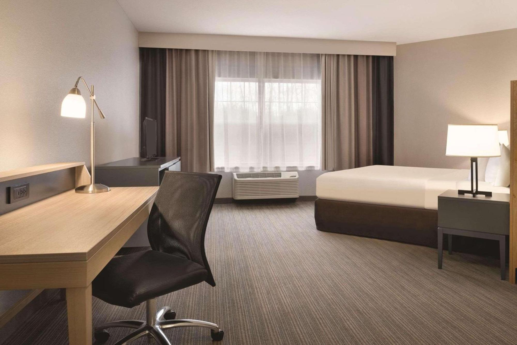 Country Inn & Suites By Radisson, Germantown, Wi Esterno foto